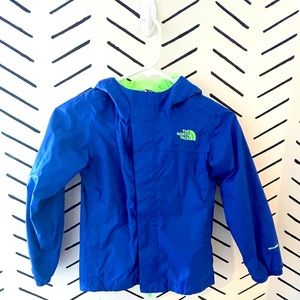 The North Face boys rain jacket size XS (6)